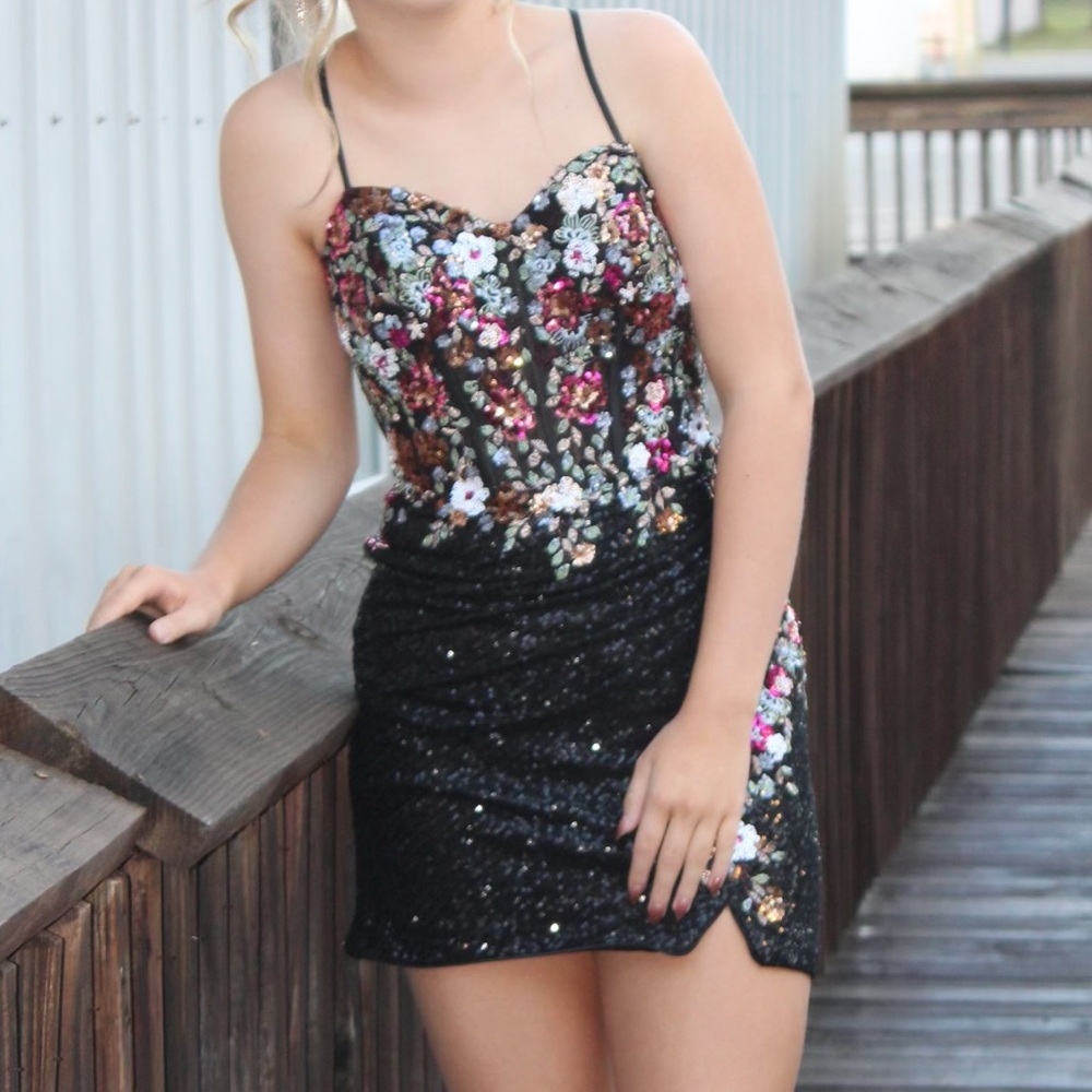 Amelia Couture 7054S Sleeveless Corset Bodice Cocktail Sequin Dress